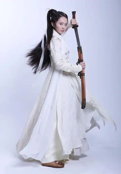 孙耀琦神雕侠侣演侠女陆无双英气十足