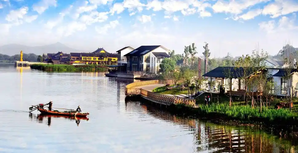 陶都宜兴 好山好水好好吃zoe2021-08-24宜兴,一座典型的江南小城,位于