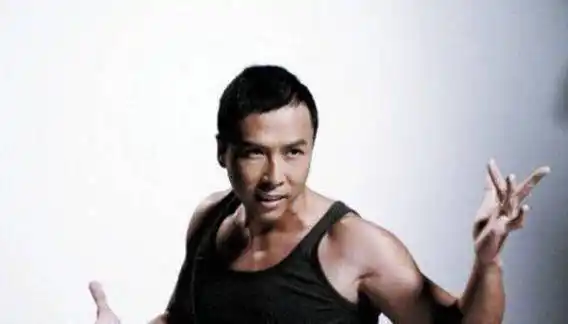 原创2次打倒吴京打坏甄子丹鼻梁连发哥都要叫师父的张晋究竟是什么人