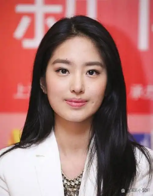 杨采钰新消息从绯闻到舞台这位冯女郎可不止于此