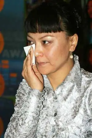 王纳文最怕见到的人就是高峰,一对曾经的亲密爱人现在已然形同仇家