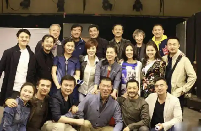 又名郭昊伦,北影表演系96级学员,和黄晓明,赵薇,陈坤是同班同学一个是