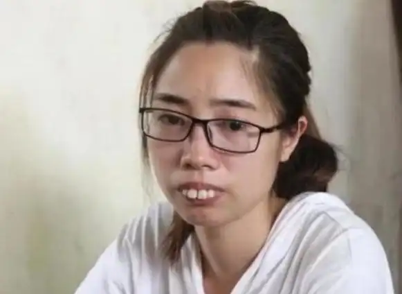 越南一女子因"龅牙"无人娶,整容后再现大众视野,网友:逆袭了|牙齿