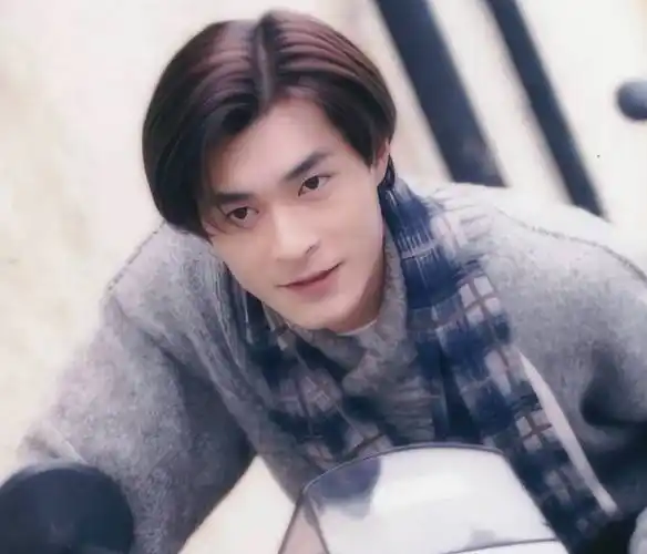 古天乐拉皮过度大变脸,脸僵面相凶神似三星堆,为网红站台太丢面_网友_