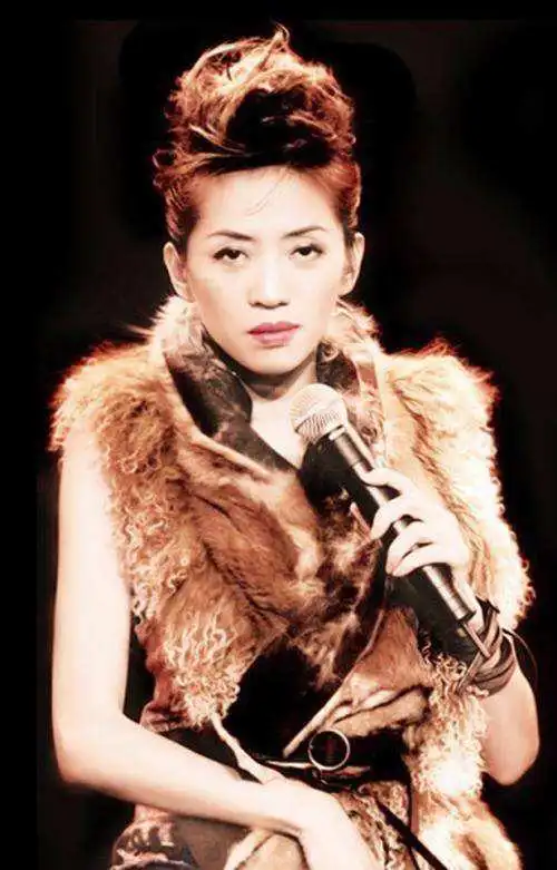 17:07:49 30喜欢下载分享声音简介 "如果今日有人拍纪录片纪念梅艳芳