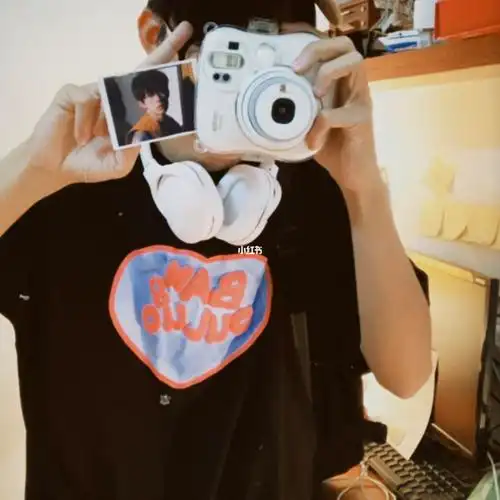 今天用拍立得给易烊千玺拍照啦