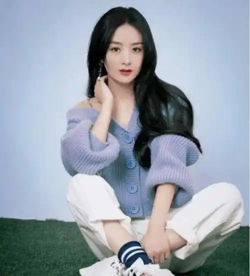 原创原创单纯而又土气的小土妞赵丽颖如今蜕变成优雅女神