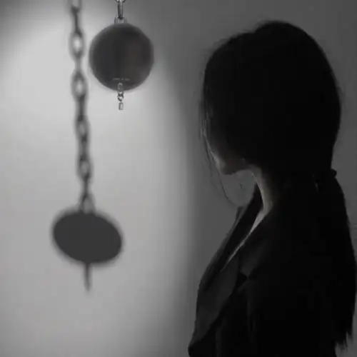 安静女生头像黑白唯美,做一个心有一片海的人