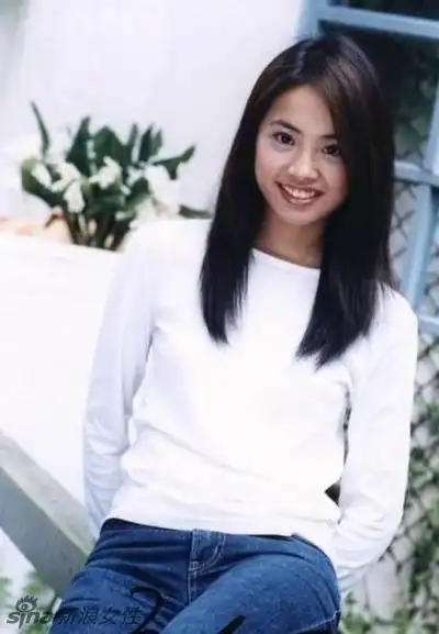 组图:蔡依林豆蔻年华清纯照曝光 少女烂漫如花