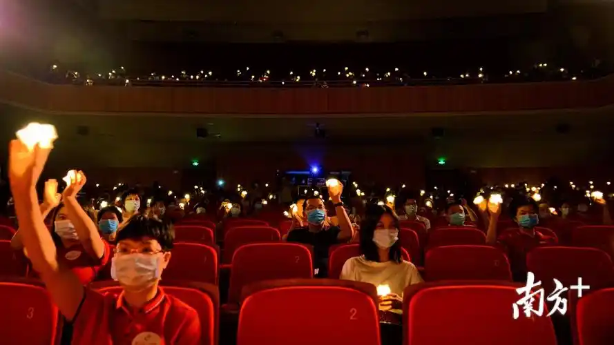 致敬最美逆行者佛山奏响复工后首场室内交响音乐会