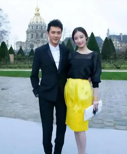 冯绍峰疑新恋情曝光,被曝聚餐后家中夜会两美女,工作室8字回应|倪妮|