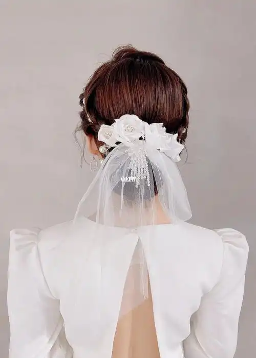 温柔的低发髻盘发