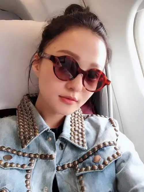 张韶涵素颜照少女感十足,太清纯了