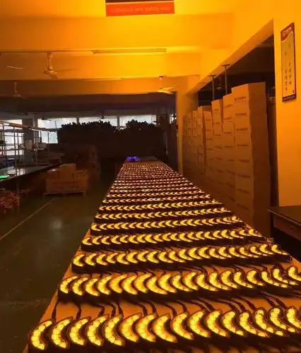 led瓦楞灯是一款广泛应用于园林景观亮化的户外灯具,采用全铝灯体