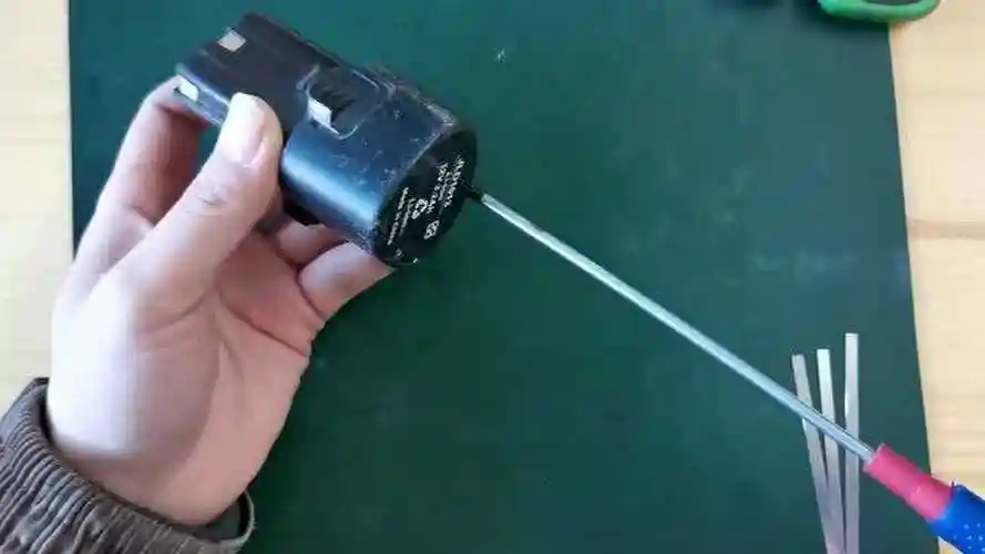 12伏充电钻维修!更换三节18650锂电池