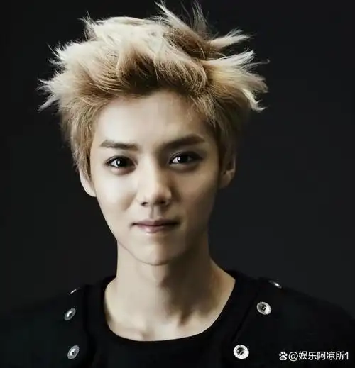 关晓彤,快管管你男友:34岁鹿晗直播带货,已彻底"放飞自我"了