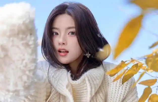 杨超越暖冬随拍甜美治愈初恋妆尽显清纯元气