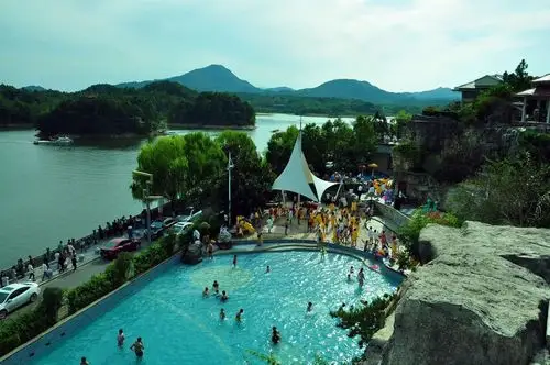 商城·汤泉池全市4a级旅游景区(不包含固始县)接待情况分别为:鸡公山