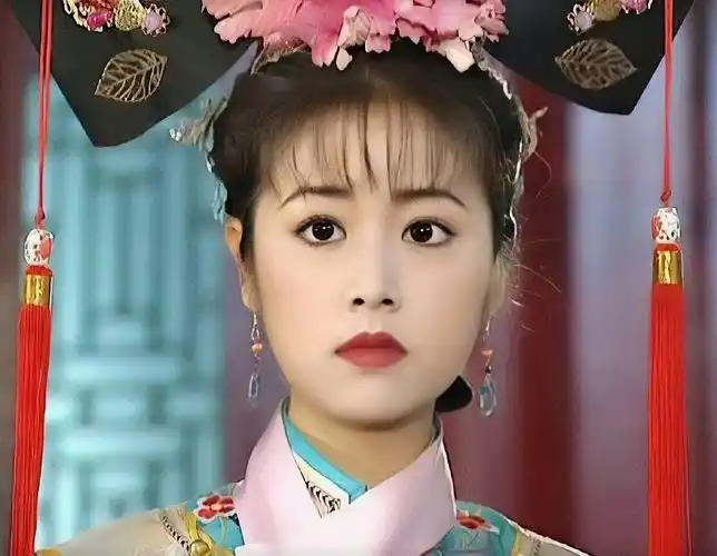 林心如的脖子好长,怪不得小时候觉得她穿还珠格格的服装特别好看