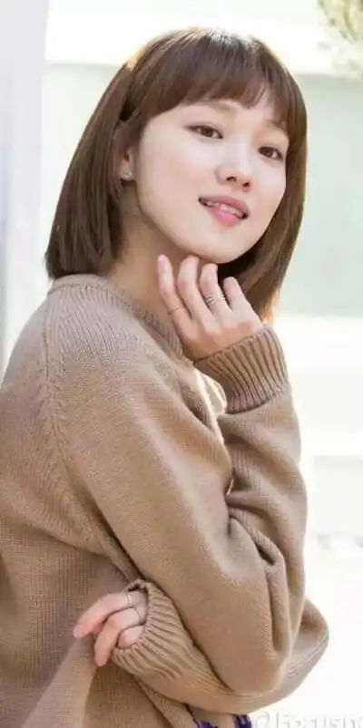 短发李圣经 活泼可爱