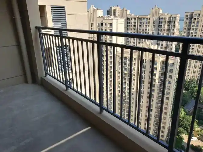 锌钢阳台护栏承重标准及规范要求
