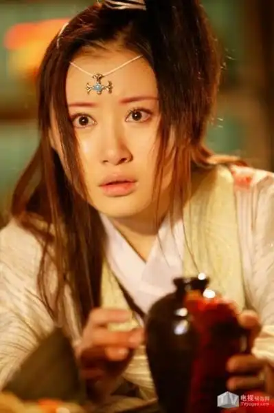 王祖贤疑整容失败 网友:为什么鼻子眼睛都走样了呢?