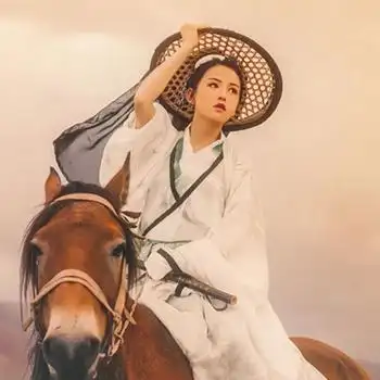 潇洒骑马女生头像,唯美古风真人头像