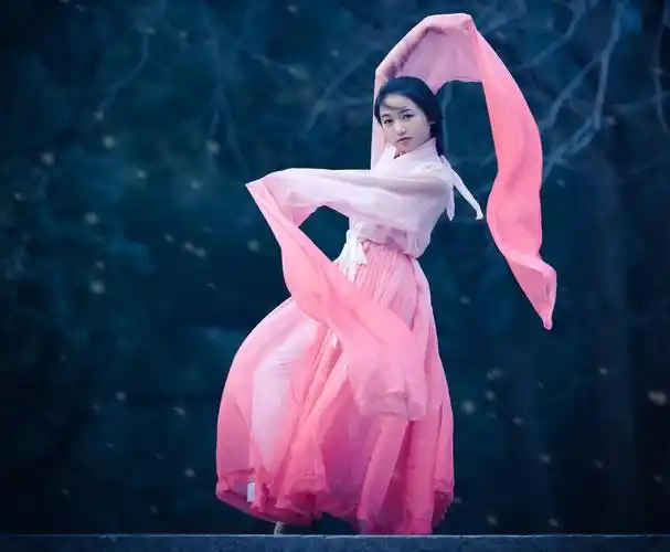 宫廷女子跳舞为何都爱舞袖婀娜身姿的秘密全都藏在长袖之中