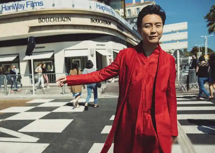 李玉刚电子国风三部曲之《花木兰》震撼上线,清飒高音颠覆视听!