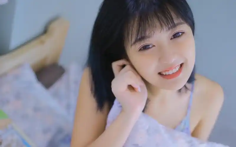 性感短发美女图片高清电脑桌面壁纸