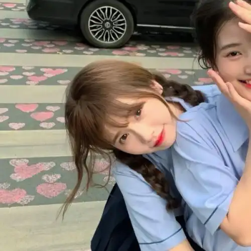 好姐妹死都不能放开手这大约就是好闺蜜吧