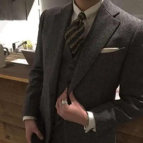 最新男西装头像