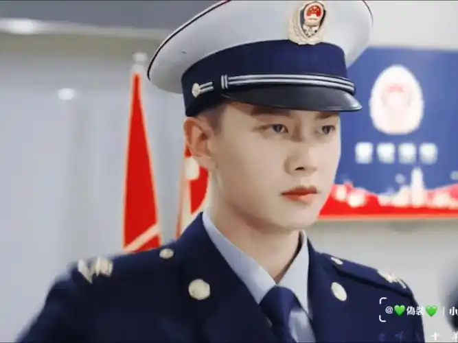 任嘉伦李溪成致敬全体消防03官兵辛苦了