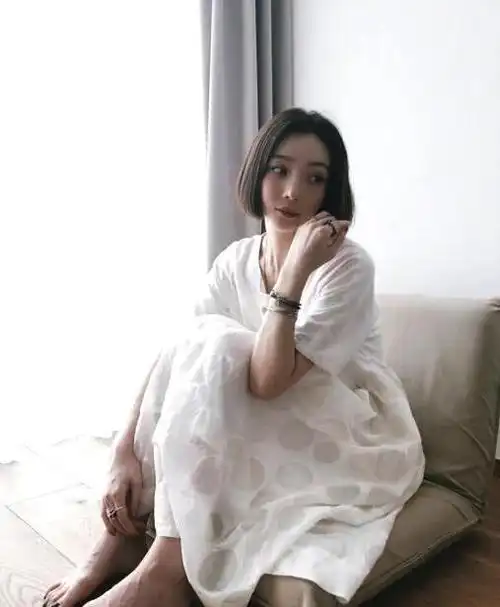 19岁嫁高晓松女儿15岁,二婚老公妥妥高富帅(高晓松前妻夕又米个人简历