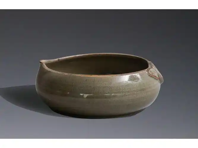 瓷海雅观 承古容今 瓷器专场 > 五代 越窑桃形笔洗  香港汇沣2015春季