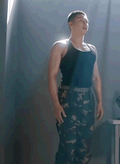 黄景瑜出镜秀肌肉引围观这身材什么水平