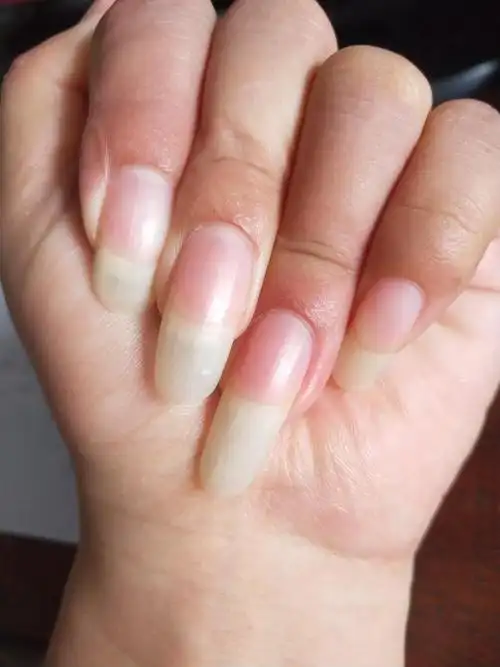 我觉得所有的女孩子应该都喜欢留长指甲吧