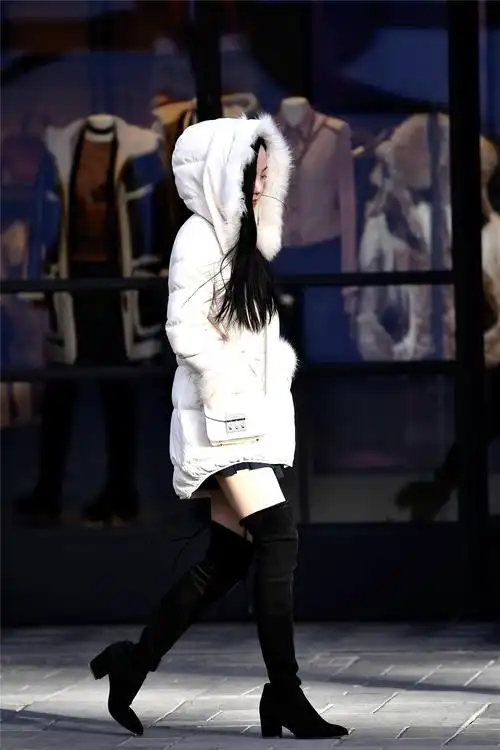 很多人不喜欢冬天,因为不知道怎么搭配,穿着厚实的服装,就很难搭配出