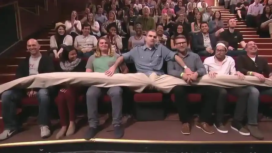 世界上腿最长的男人,足足两米长,真正的长腿欧巴!