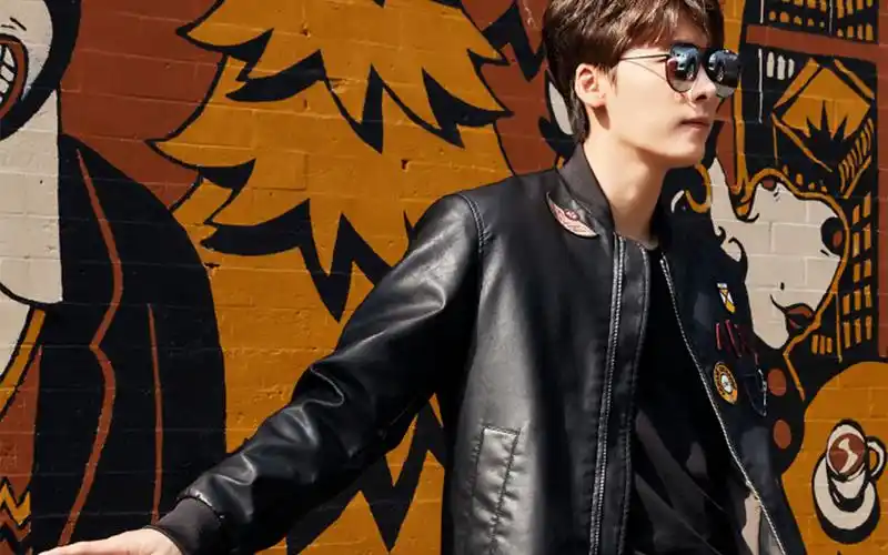 最新李易峰时尚街拍壁纸_超迷人的李易峰