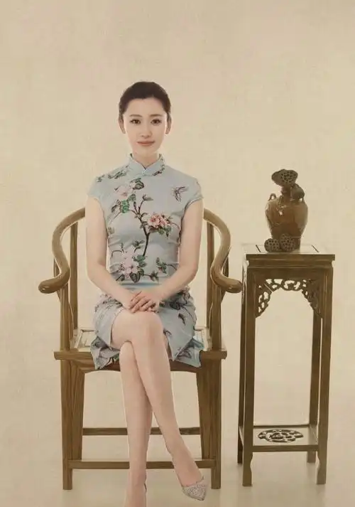 90后王音棋亮相央视新闻联播才情横溢的她有哪些不为人知的魅力