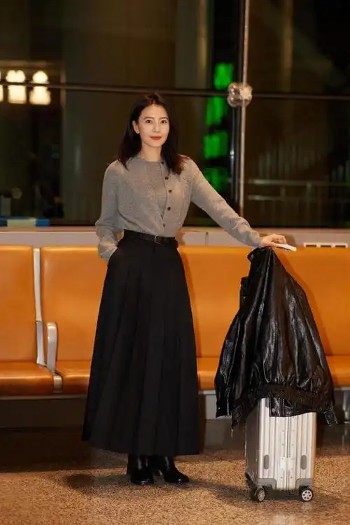 高圆圆美拉德穿搭真美!温柔系穿搭展现女性柔美和优雅