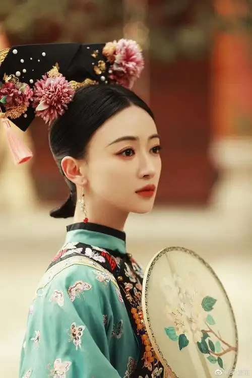 吴谨言晒最新写真大片 再现魏璎珞是谁的dna开始动了!