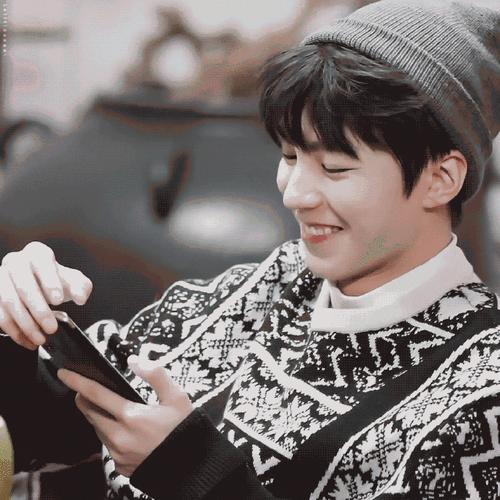 王俊凯可爱动图来也我亲亲(bushi哈哈    @tfboys-王俊凯