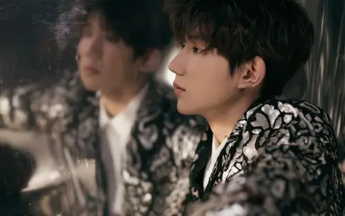 王源十八岁生日帅气图片桌面壁纸