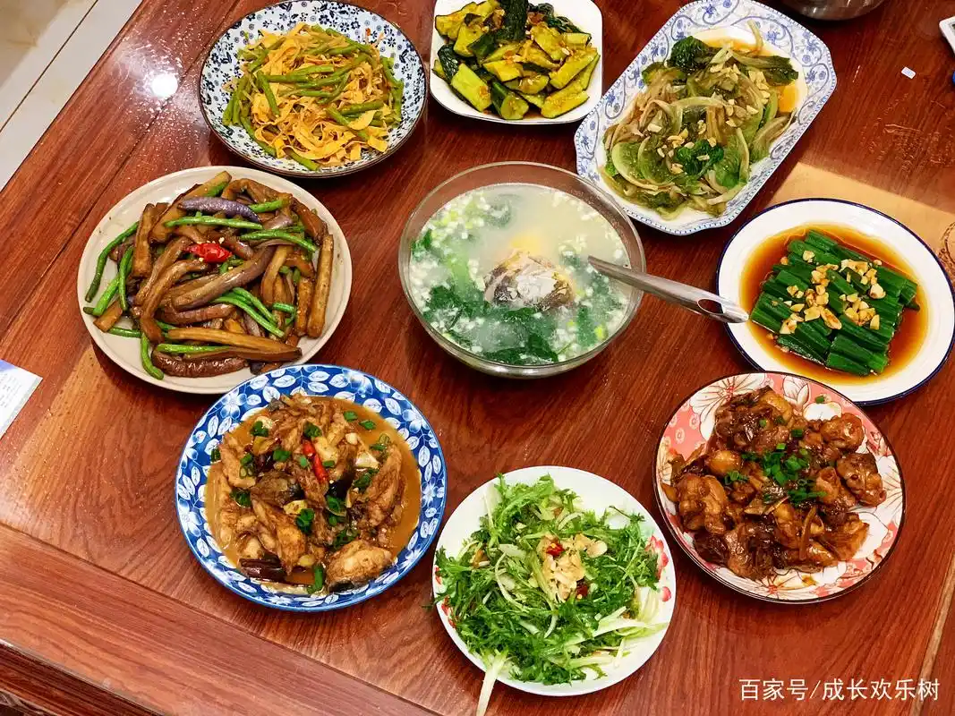 晚餐有客人,西安宝妈做8菜一汤,荤素搭配,您觉得如何?