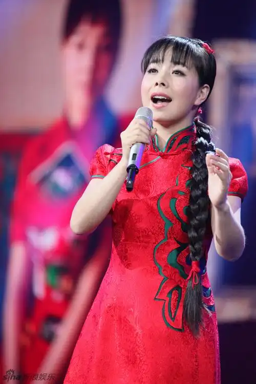 p>王二妮,1985年10月22日出生于陕西榆林,青年民族歌唱家, 北京歌剧