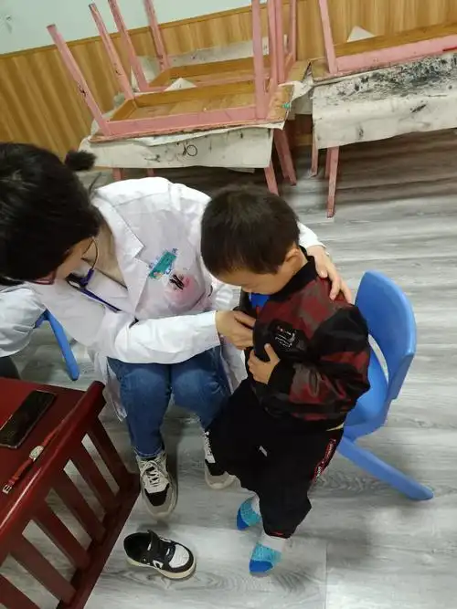 我体检,我健康,我快乐——金色童年幼儿园中班体检美篇