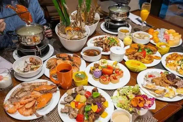 自助餐为什么一吃就饱?服务员:全是"套路",现在知道还不晚