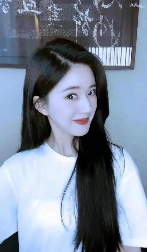 有喜欢赵露思的吗来欣赏一波她的美丽照片保你养眼